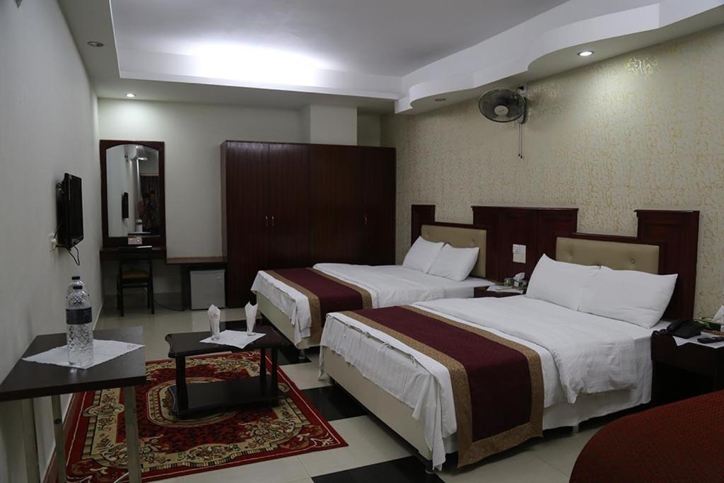 Hotel City Plaza Джессор Экстерьер фото